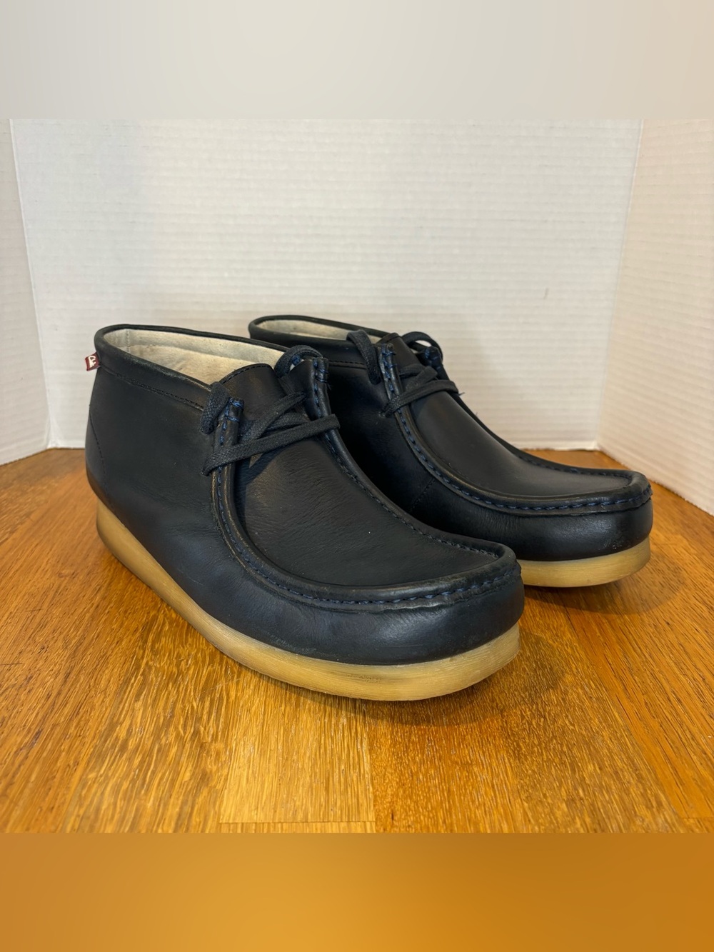 Clarks Stinson Hi Navy Blue Leather Chukka Boots Mens 9.5 Wallabee Style Lace Up